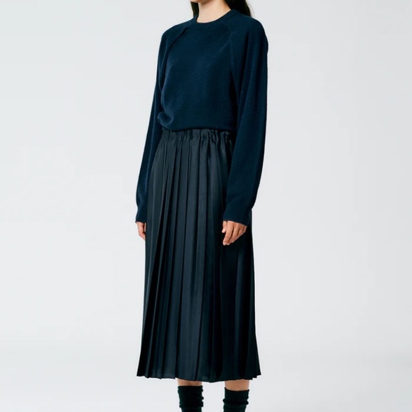 Pleated midi skirt - Picture 1 of 4